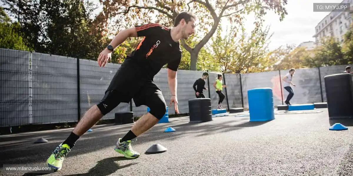 📺 弹幕互动，燃爆全场！看直播，就要和千万球迷一起嗨！